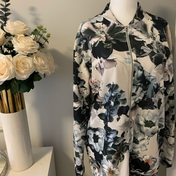 Flower jacket - Picture 11 of 11